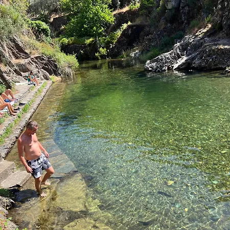 Manor Meeder Semesterbostad
